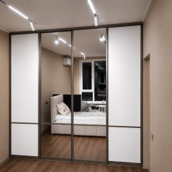 Uși Glisante pentru Dormitor Modern cu PAL Alb și Oglindă A-83